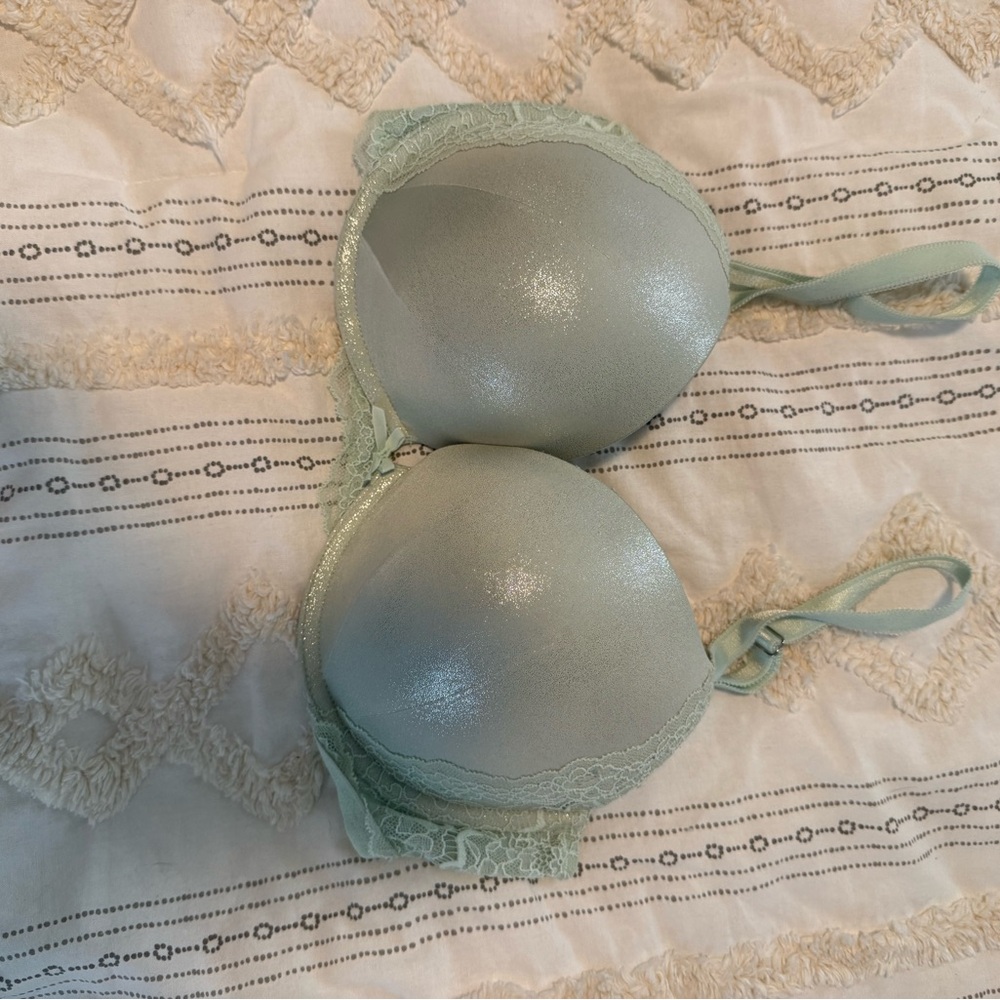 Victoria’s Secret dream angels bra